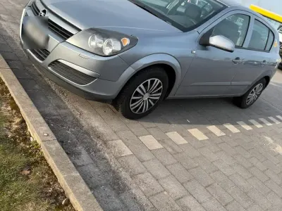 Gebraucht Opel Astra 95 PS (69 kW) 2005 Grün Kleinwagen