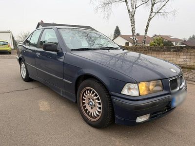 Gebraucht BMW 316 99 PS (72 kW) 1992 Blau Limousine