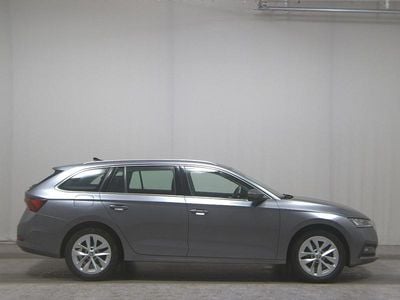 Grau Gebraucht 2022 Skoda Octavia Style Kombi | 14.180 € (Guter Preis)