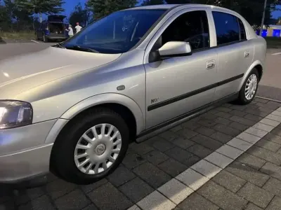 Gebraucht Opel Astra 101 PS (74 kW) 2002 Limousine