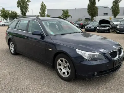 Gebraucht BMW 525 Sport Line 177 PS (130 kW) 2004 Orientblau Kombi