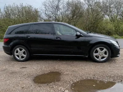 Käytetty Mercedes R320 AMG 224 HP (164 kW) 2008 Musta Tila-auto