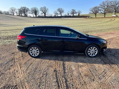 Schwarz Gebraucht 2016 Ford Focus Titanium Kombi | 9.500 € (Teuer)