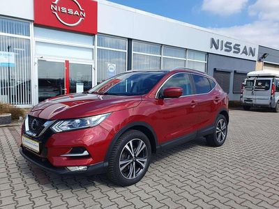 Gebraucht Nissan Qashqai N-Connecta 140 PS (102 kW) 2019 New red SUV