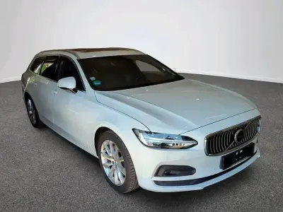 Gebraucht Volvo V90 Momentum 310 PS (228 kW) 2020 Ice white, solid / solid Kombi