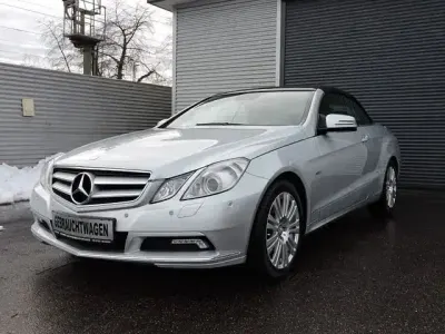 Usata Mercedes E250 Elegance 204 CV (150 kW) 2011 Grigio Cabrio