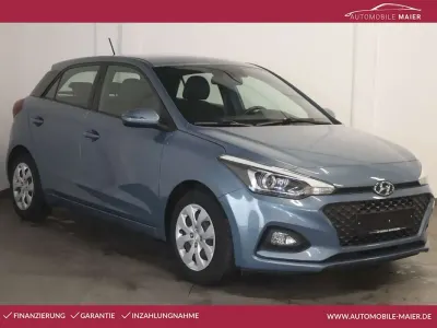 Gebraucht Hyundai i20 Pure 75 PS (55 kW) 2018 Aqua sparkling / met Kleinwagen