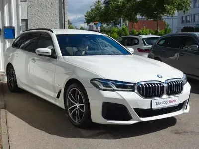 Gebraucht BMW 520 M Sport 190 PS (139 kW) 2022 Alpinweiß 3 Limousine