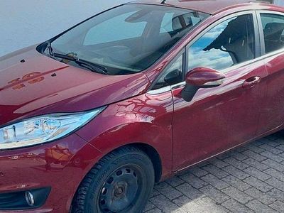 Gebraucht Ford Fiesta 95 PS (69 kW) 2015 Rot Kleinwagen