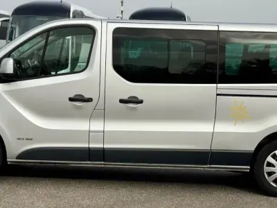 Second-hand Renault Trafic 125 CP (91 kW) 2015 Argintiu Monovolum