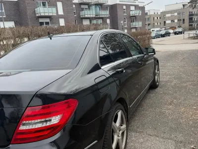 Gebraucht Mercedes C180 156 PS (114 kW) 2011 Schwarz Limousine