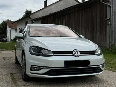 Gebraucht VW Golf VII 150 PS (110 kW) 2019 Weiß Limousine