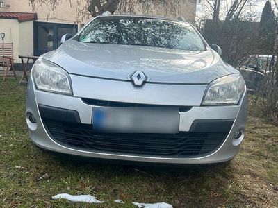 Gebraucht Renault Mégane GrandTour 136 PS (100 kW) 2011 Silber Kombi