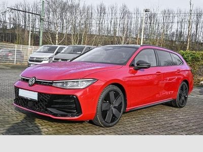 Usata VW Passat R-line 150 CV (110 kW) 2024 Rosso Station wagon