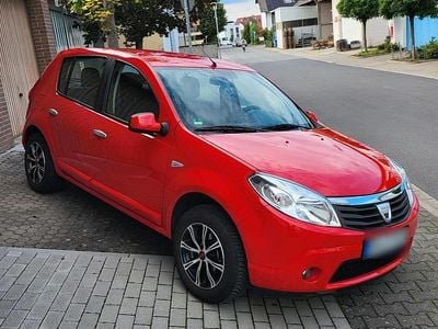 Gebraucht Dacia Sandero 75 PS (55 kW) 2009 Rot Kleinwagen