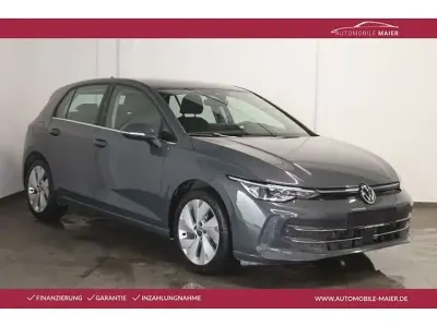 Gebraucht VW Golf VIII Style 150 PS (110 kW) 2025 Delfingrau metallic Limousine