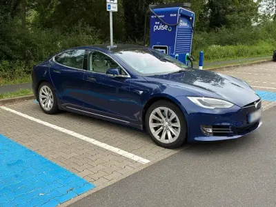 Gebraucht Tesla Model S 386 kW (525 PS) 2018 Blau Kleinwagen