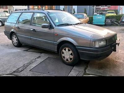 Gebraucht VW Passat 89 PS (65 kW) 1993 Grau Kombi