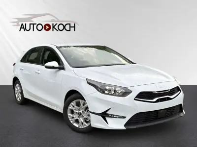 Używany Kia Ceed 101 KM (74 kW) 2025 Biały Hatchback