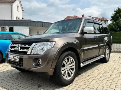 Second-hand Mitsubishi Pajero Intense 200 CP (147 kW) 2013 Maro SUV