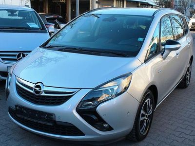 Silber Gebraucht 2012 Opel Zafira Tourer Edition Van / Kleinbus | 3.990 € (Fairer Preis)