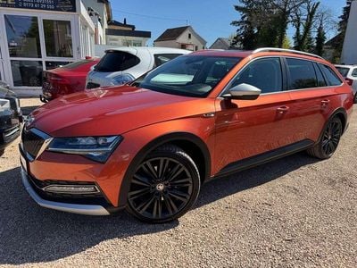 Gebraucht Skoda Superb Scout 4x4 190 PS (139 kW) 2020 Gold Kombi