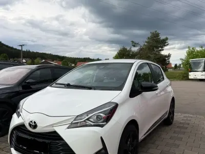 Gebraucht Toyota Yaris 72 PS (52 kW) 2018 Weiß Kleinwagen