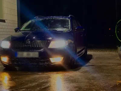 Gebraucht Skoda Octavia 150 PS (110 kW) 2015 Blau Kombi