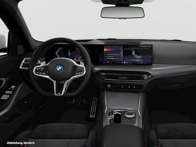 Weiß Gebraucht 2025 BMW 330e M Sport Kombi | 53.480 € (Fairer Preis)