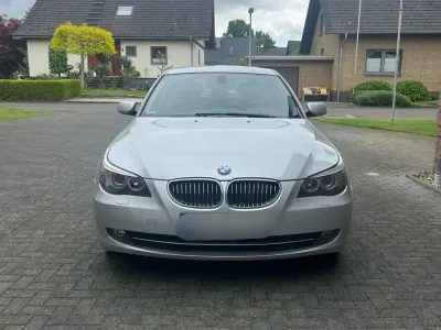 Gebraucht BMW 523 190 PS (139 kW) 2010 Silber Kombi