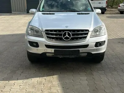 Gebraucht Mercedes ML350 224 PS (164 kW) 2007 Silber SUV