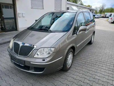 Usata Lancia Phedra 128 CV (94 kW) 2006 Grigio Monovolume