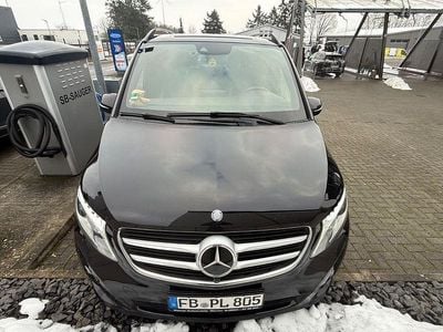 Schwarz Gebraucht 2015 Mercedes V250 Avantgarde Edition Van / Kleinbus | 29.999 €