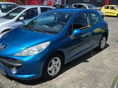 Gebraucht Peugeot 207 Urban Move 95 PS (69 kW) 2009 Blau Limousine