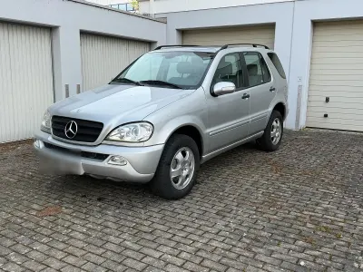 Gebraucht Mercedes ML270 163 PS (119 kW) 2003 Silber SUV