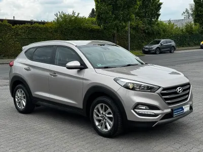 Gebraucht Hyundai Tucson Intro Edition 116 PS (85 kW) 2015 Weiß SUV