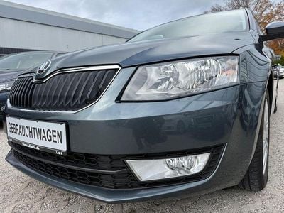 Grau Gebraucht 2016 Skoda Octavia Ambition Limousine | 9.900 € (Fairer Preis)