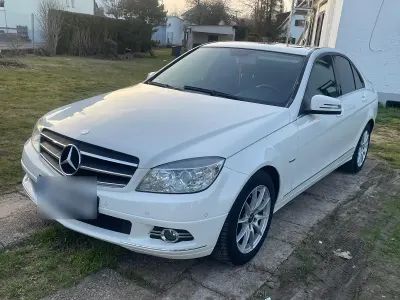 Gebraucht Mercedes C180 155 PS (114 kW) 2010 Weiß Limousine