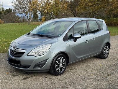 Grau Gebraucht 2011 Opel Meriva Van / Kleinbus | 1.690 € (Guter Preis)