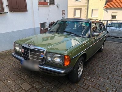 Second-hand Mercedes 240 75 CP (55 kW) 1981 Verde Break