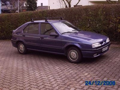 Brugt Renault 19 73 HK (53 kW) 1993 Blå Sedan