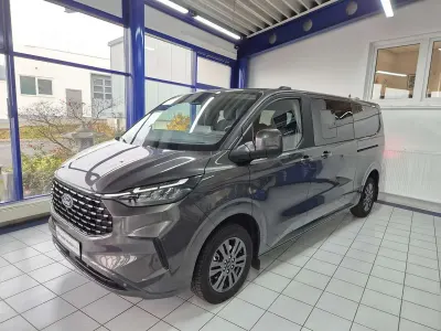 Gebraucht Ford Tourneo Custom Titanium 136 PS (100 kW) 2025 Magneticgrau (metallic) Van