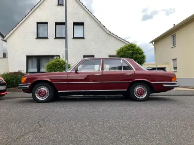 Brugt Mercedes 280 SE 177 HK (130 kW) 1977 Rød Sedan