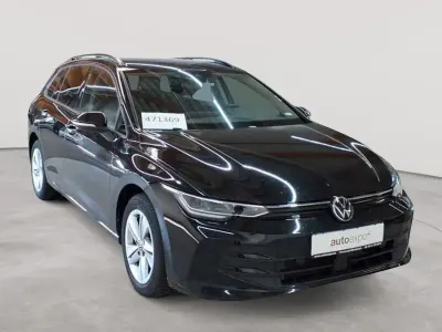 Gebraucht VW Golf VIII Life 116 PS (85 kW) 2025 Grenadillschwarz metallic Kombi