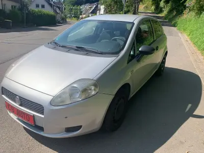 Gebraucht Fiat Grande Punto Basis 69 PS (50 kW) 2011 Silber Kleinwagen