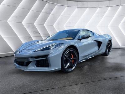 Neu Corvette C8 655 PS (481 kW) 2025 Grau Coupé