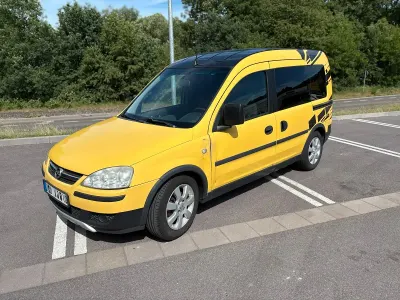 Gebraucht Opel Combo 90 PS (66 kW) 2008 Gelb Van / Kleinbus