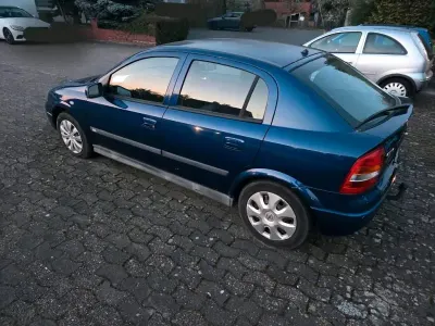 Gebraucht Opel Astra 105 PS (77 kW) 2004 Blau Limousine