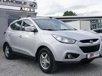 Gebraucht Hyundai ix35 136 PS (100 kW) 2013 Sleek silver SUV