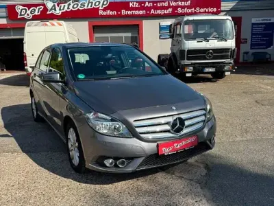 Gebraucht Mercedes B180 122 PS (89 kW) 2013 Grau Kleinwagen